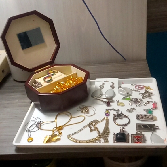 Jewelry - Vintage Jewelry box and bundle